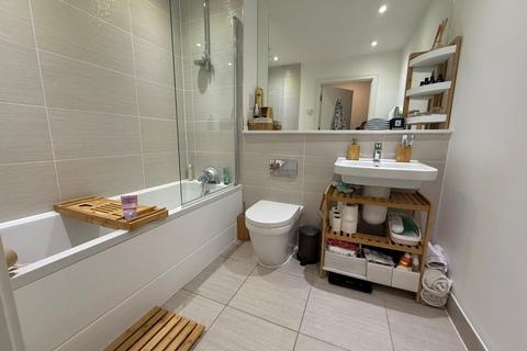 2 bedroom flat to rent, Thomas Blake Avenue, Hampshire SO14