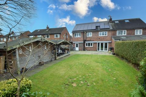 4 bedroom semi-detached house for sale, Eddisbury Avenue, Flixton, M41