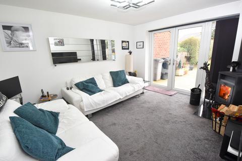 4 bedroom semi-detached house for sale, Eddisbury Avenue, Flixton, M41