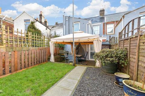 2 bedroom terraced house for sale, Pelham Road, Cowes, Isle of Wight