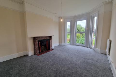 2 bedroom ground floor flat to rent, Park Road, Cromer NR27