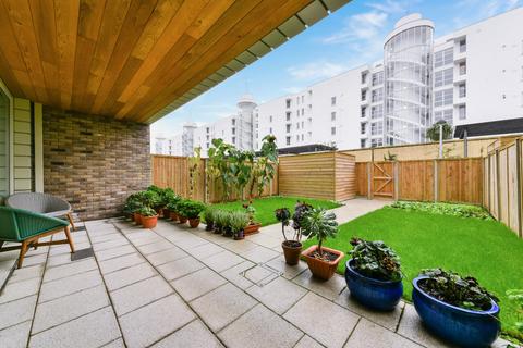 4 bedroom terraced house for sale, Starboard Way, Royal Wharf, London, E16