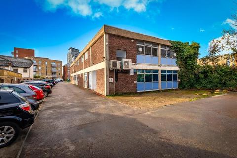 Serviced office to rent, Petersfield Avenue, Slough, SL2 5DY