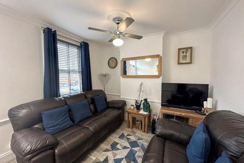 8 Sanderstead Road, South Croydon, CR2 0PA