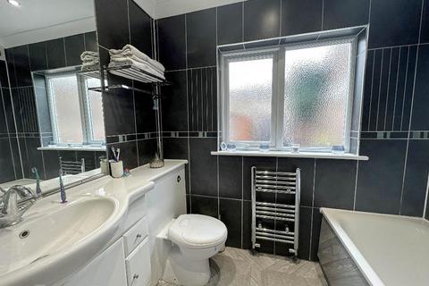 8 Sanderstead Road, South Croydon, CR2 0PA