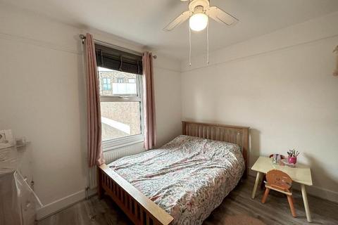 8 Sanderstead Road, South Croydon, CR2 0PA