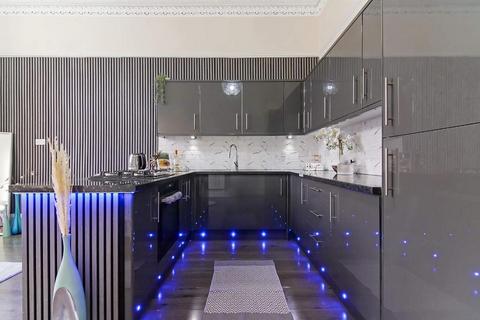2 bedroom flat for sale, Kenmure Street, Pollockshields, G41 2NS