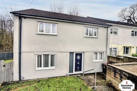 3 bedroom end of terrace house to rent, Trevone Gardens, Plymouth PL2