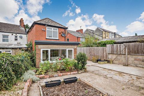 4 bedroom terraced house to rent, Bridge Street, Usk