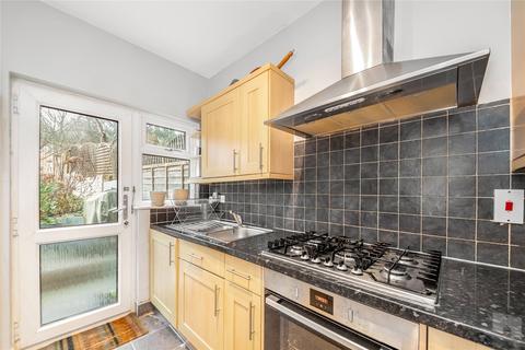 3 bedroom terraced house to rent, Grangecliffe Gardens, London, SE25