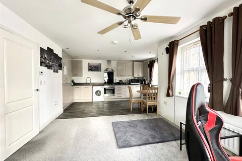 2 bedroom flat for sale, Simmons Road, Weldon, Ebbsfleet Valley, Swanscombe, DA10