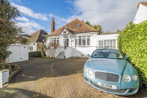 4 bedroom bungalow for sale, Ravenswood Avenue, Rochester, Kent