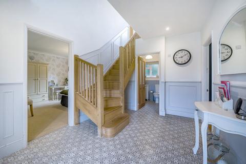 Jonmari Cotswold Close, Staines-upon-thames, TW18 2DD
