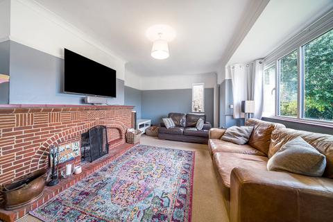 Jonmari Cotswold Close, Staines-upon-thames, TW18 2DD