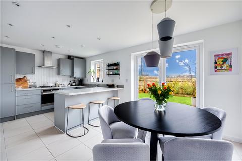 18 Moore Gardens, Wootton, Bedford, MK43 9RQ