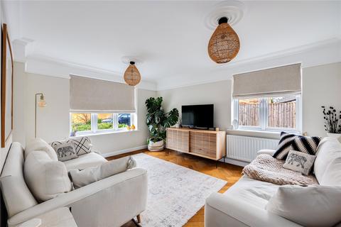18 Moore Gardens, Wootton, Bedford, MK43 9RQ