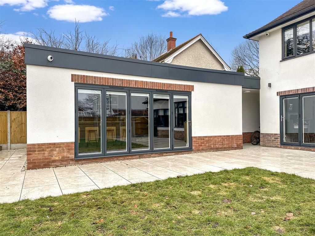 Attached Family Entertainment Space 879