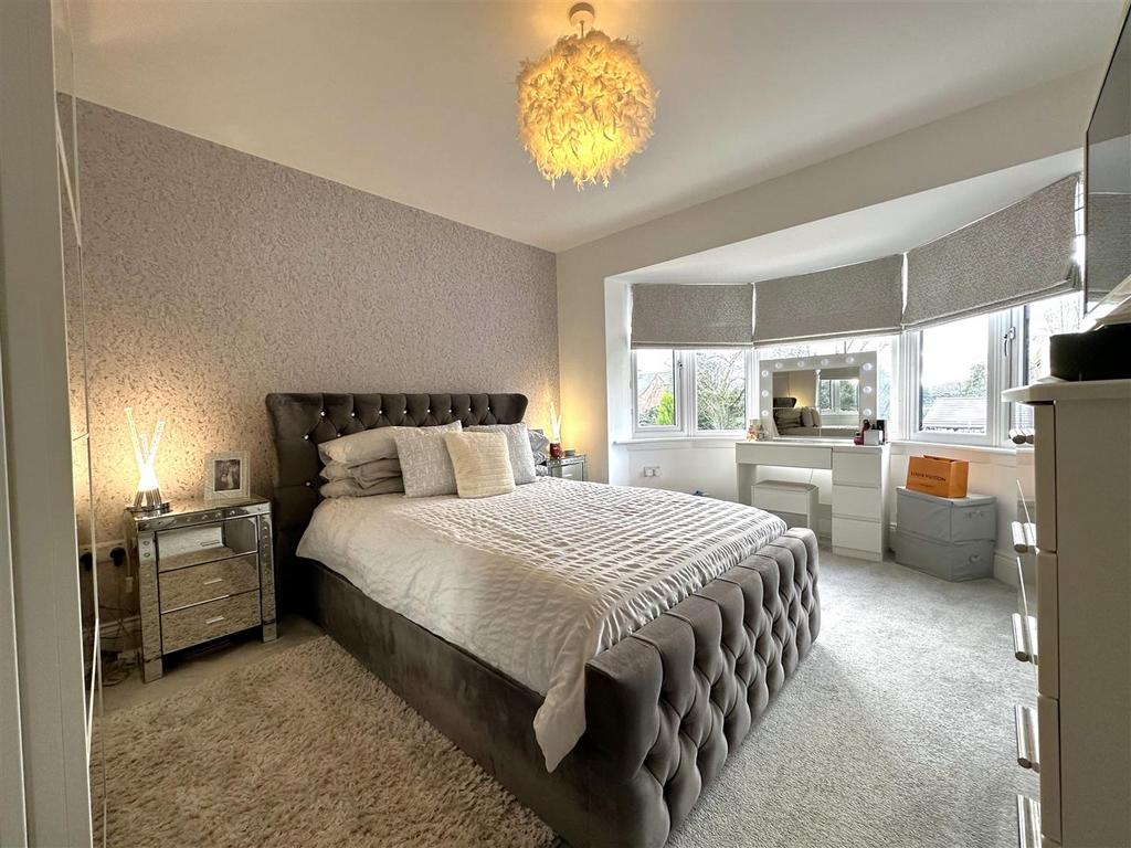 Bedroom Two With Bow-Window 064