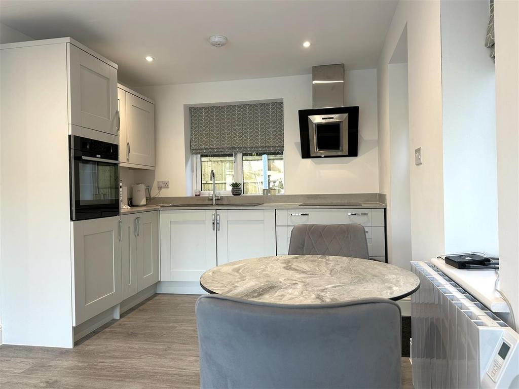 ANNEXE: Kitchen Dining Space 230