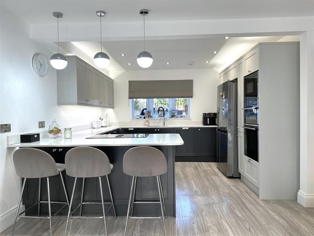 Sublime Dining Kitchen 147