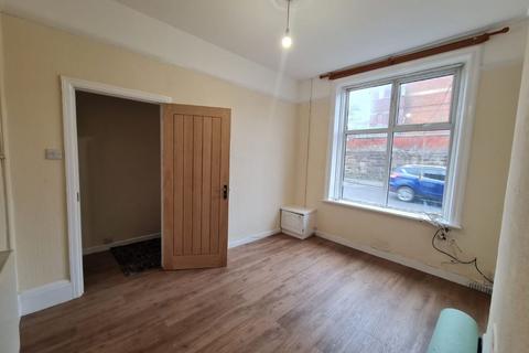 2 bedroom terraced house to rent, Sheepfoot Lane, Oldham