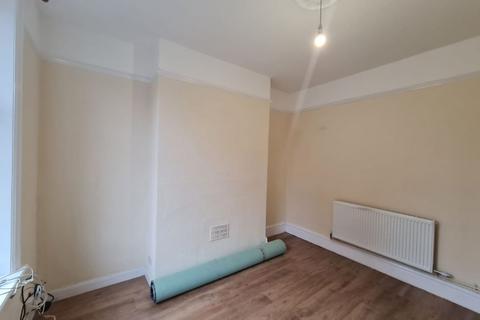 2 bedroom terraced house to rent, Sheepfoot Lane, Oldham