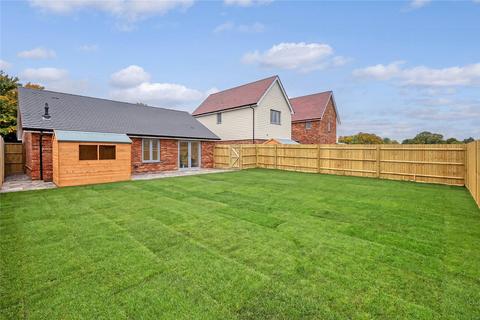 2 bedroom bungalow for sale, Foxglove Place, Watch House Green, Felsted, Dunmow, CM6