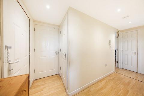 2 bedroom flat for sale, Edgware  HA8