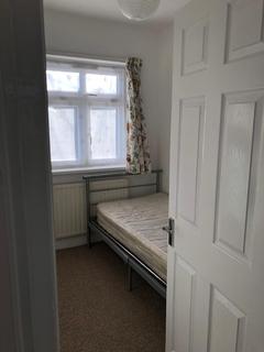 1 bedroom in a house share to rent, North Hyde lane, Heston, Hounslow, TW5