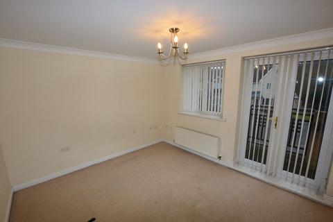 3 bedroom terraced house to rent, Wain Avenue, Chesterfield