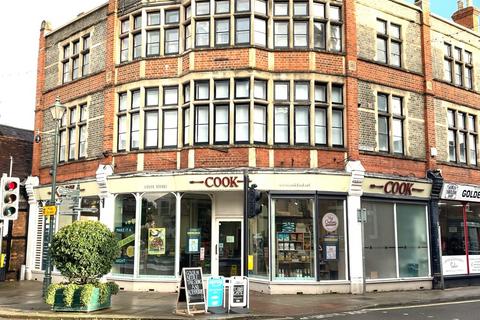 Retail property (high street) to rent, Oxford House, 51 Duke Street, Henley-on-Thames, Oxfordshire