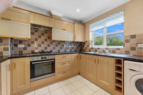 3 bedroom house to rent, Kenley Road, London SW19