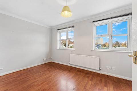 3 bedroom house to rent, Kenley Road, London SW19