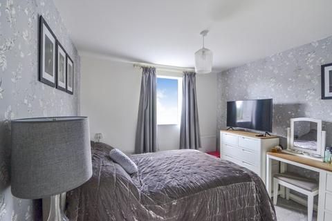 18 Barnfield Way, Newhall, Harlow, CM17 9TN