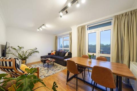 1 bedroom apartment for sale, Howland Estate, London SE16