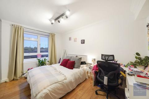 1 bedroom apartment for sale, Howland Estate, London SE16