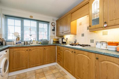 33 Wincote Close, Kenilworth, CV8 2QE