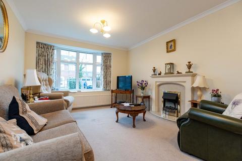 33 Wincote Close, Kenilworth, CV8 2QE