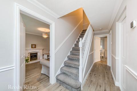 69 Bishopton Drive, Macclesfield, SK11 8TS