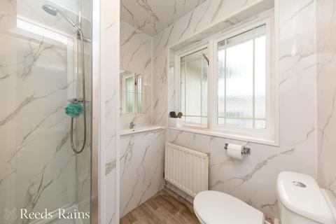 69 Bishopton Drive, Macclesfield, SK11 8TS