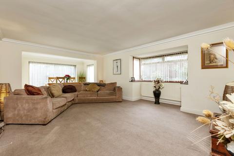 1 Manor View, Hartley, Longfield, DA3 8BA