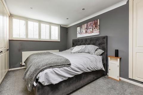 1 Manor View, Hartley, Longfield, DA3 8BA