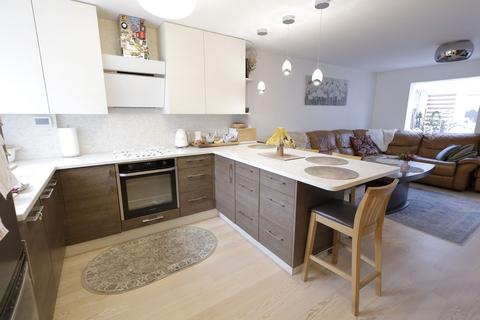 15 Remington Road, London, E6 5SW