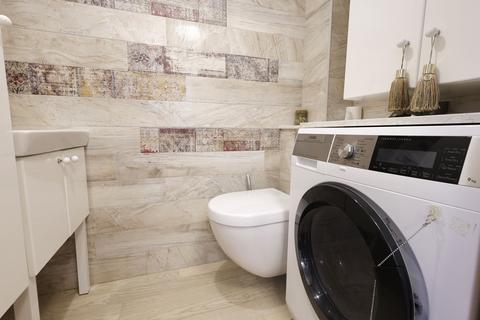 15 Remington Road, London, E6 5SW