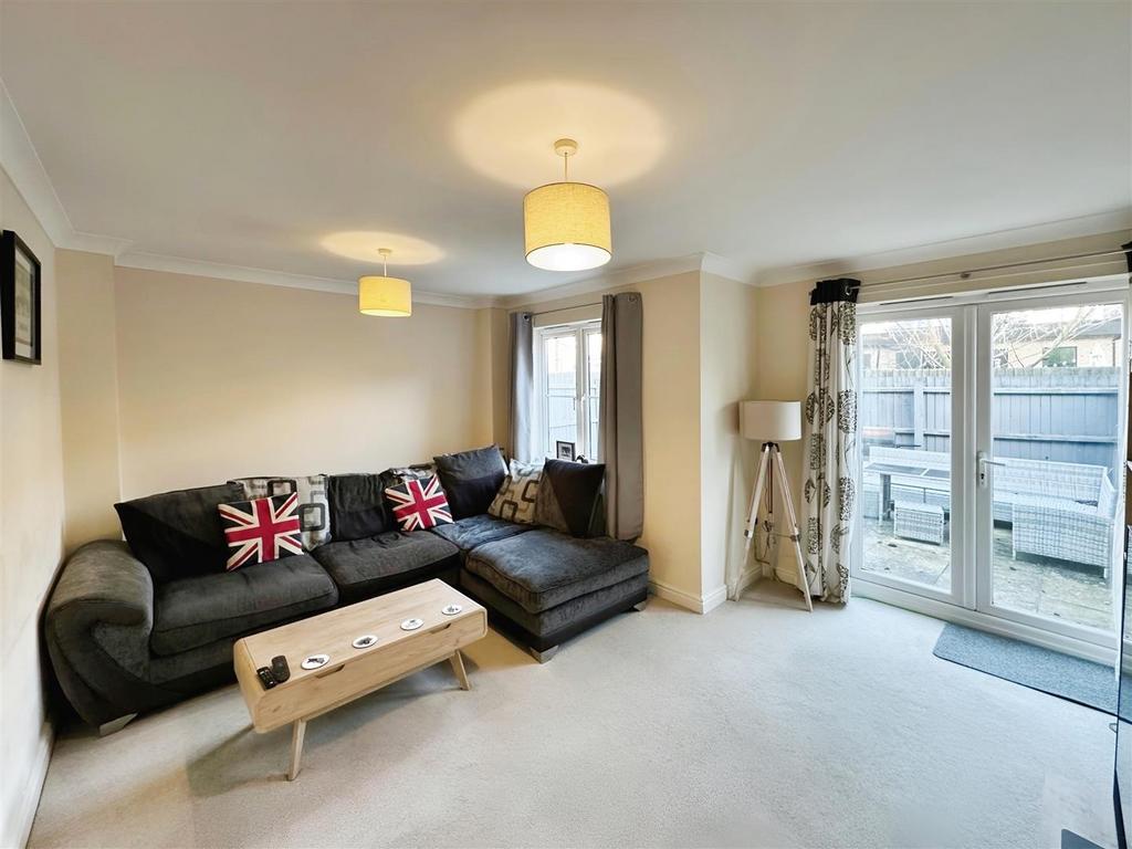 Lounge/Dining Room