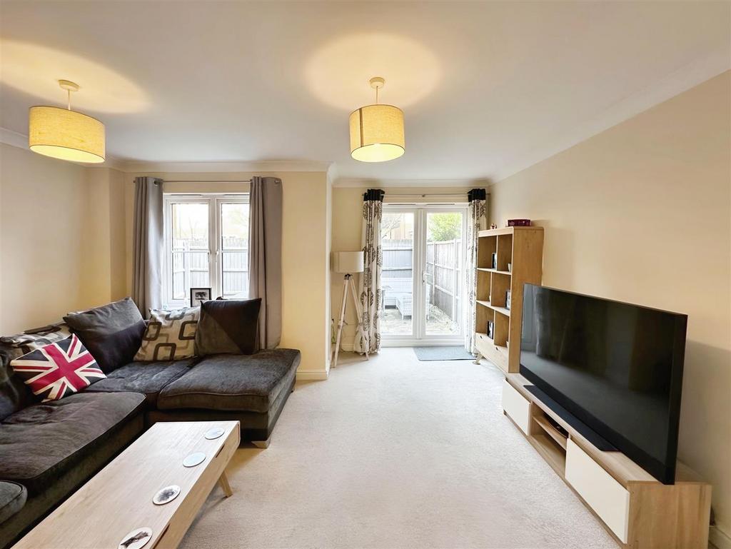 Lounge/Dining Room