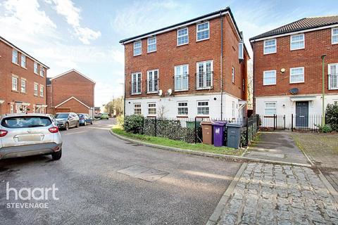 3 bedroom semi-detached house for sale, Whernside Drive, Stevenage