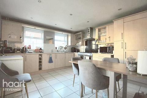 3 bedroom semi-detached house for sale, Whernside Drive, Stevenage