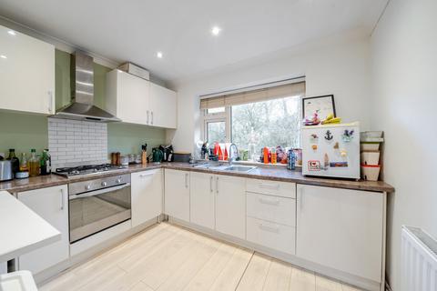 14 The Poplars, Leeds, LS6 2BT