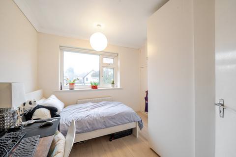 14 The Poplars, Leeds, LS6 2BT